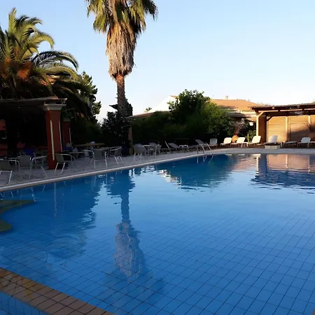 Family 2br Kitchenette Pool 7 3* Gouvia