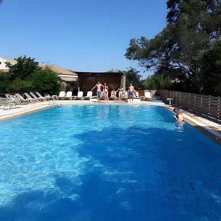 Family 2br Kitchenette Pool 7