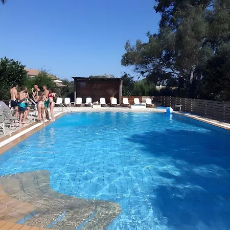 Family 2br Kitchenette Pool 7 Guest house